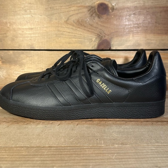 NEW Multi-Size Adidas Gazelle Black Gold Metallic Low Top Lifestyle Shoes BB5497 - Picture 2 of 7